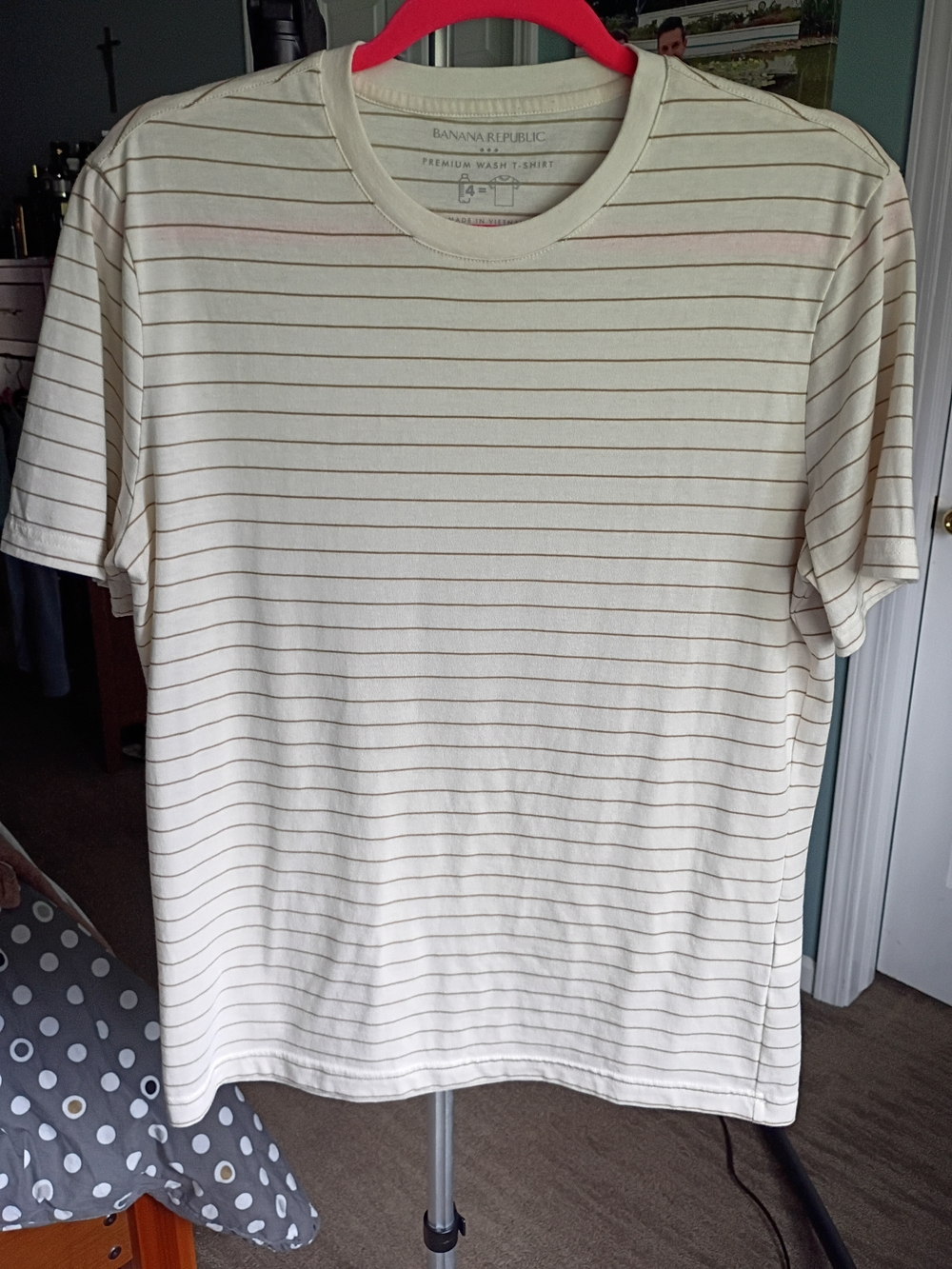 Banana Republic Men’s Cream Striped Crew Neck T-Shirt